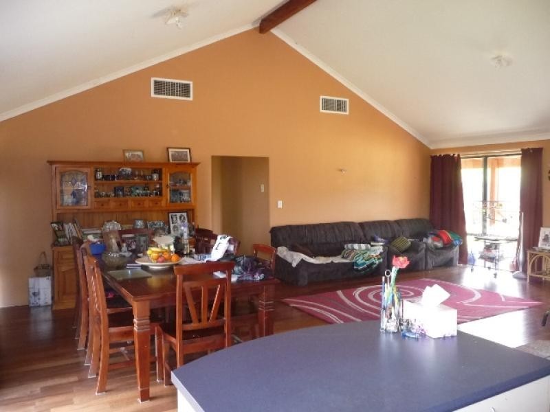 36 York Road, York WA 6302