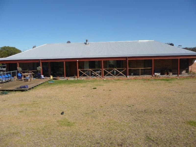 36 York Road, York WA 6302