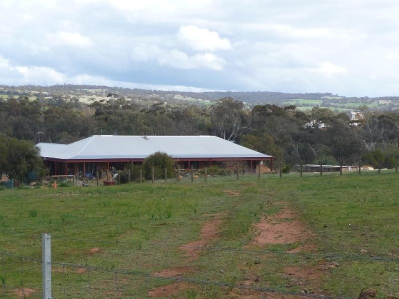 36 York Road, York WA 6302