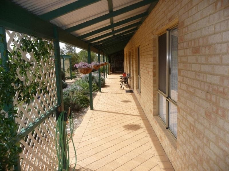 45 Gt Southern Highway, Beverley WA 6304