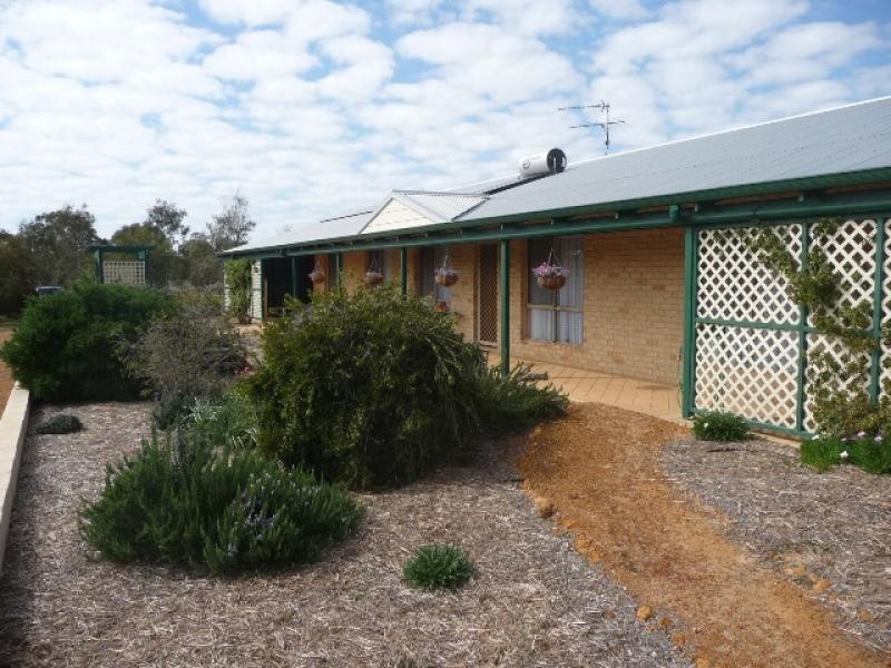 45 Gt Southern Highway, Beverley WA 6304