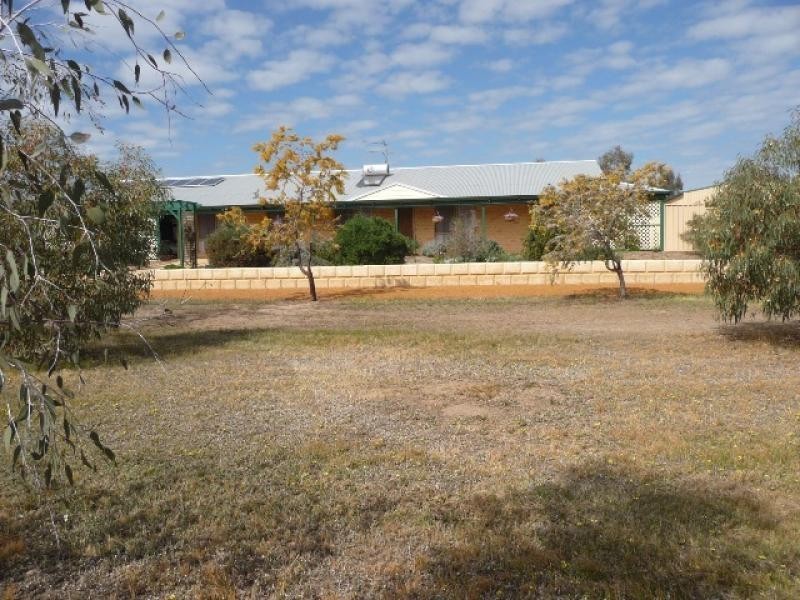 45 Gt Southern Highway, Beverley WA 6304
