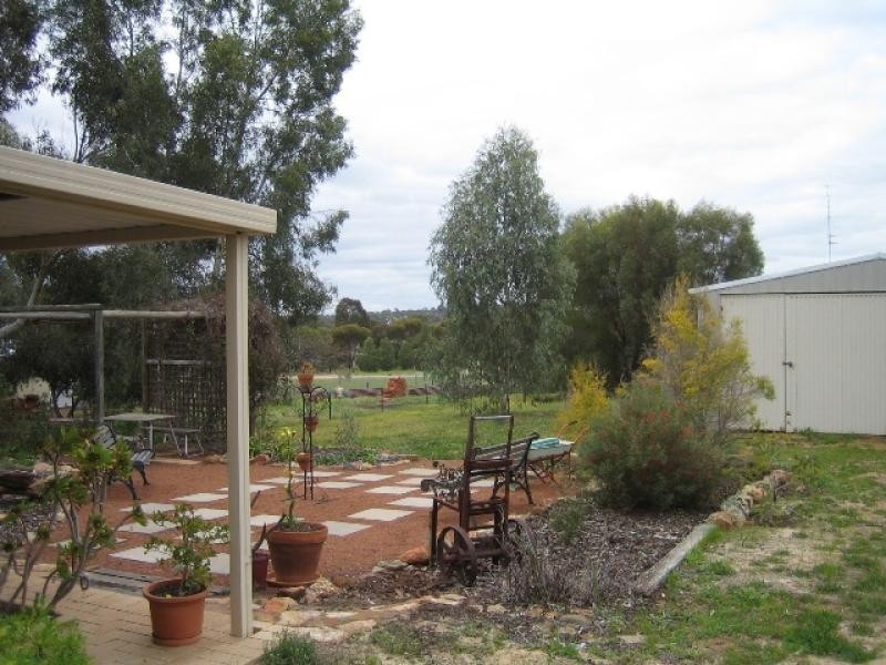 34 Alfred Street, York WA 6302