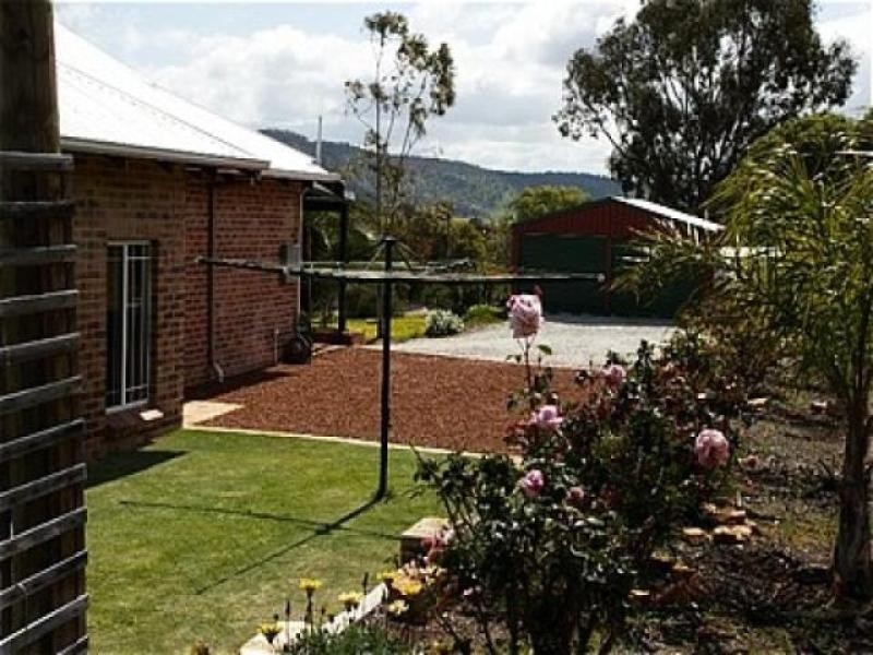 6 Steere Road, York WA 6302