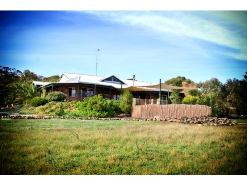 6 Steere Road, York WA 6302