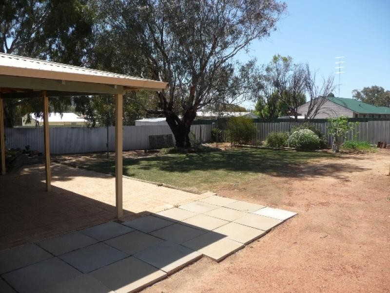 12 Scott Street, York WA 6302