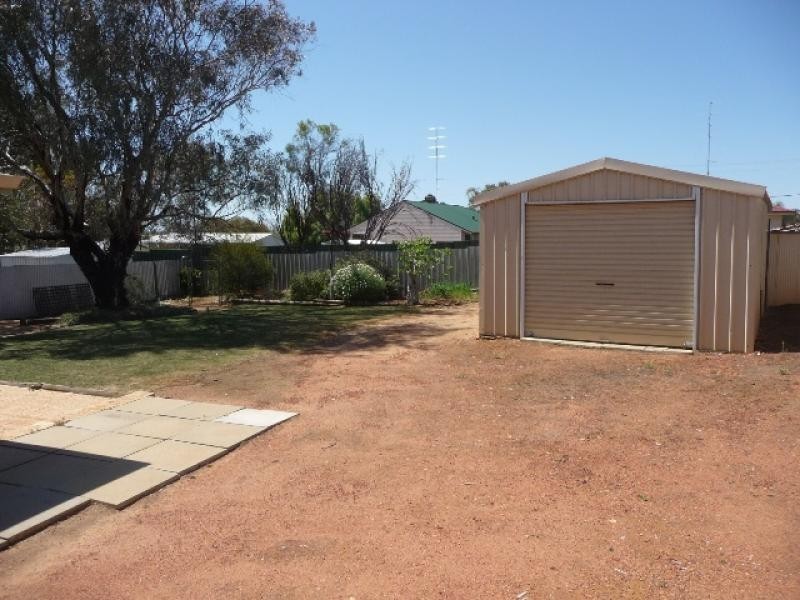 12 Scott Street, York WA 6302