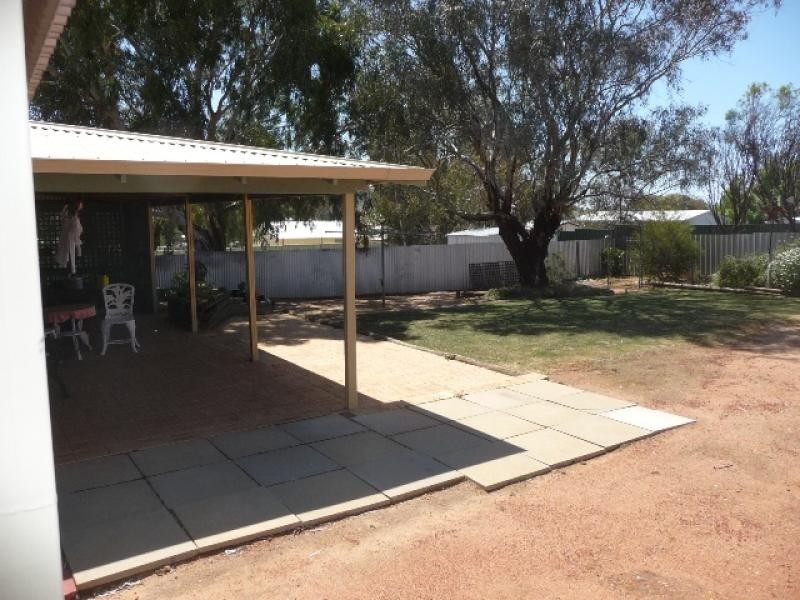 12 Scott Street, York WA 6302