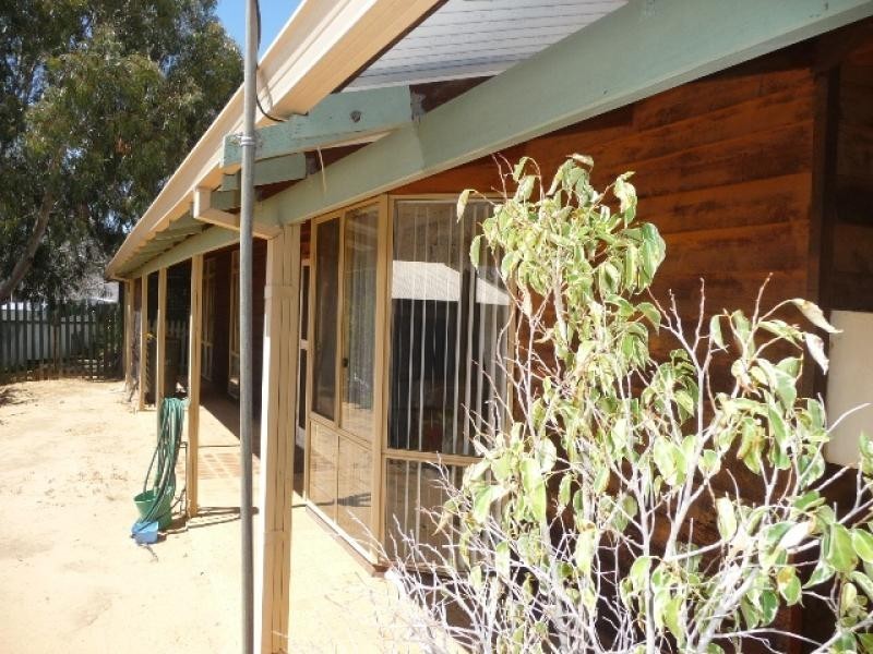 12 Scott Street, York WA 6302