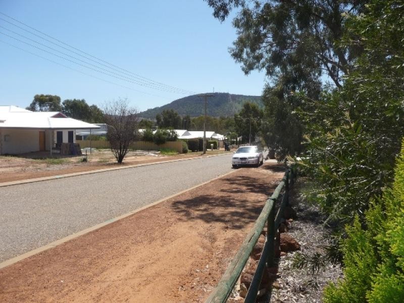 12 Scott Street, York WA 6302