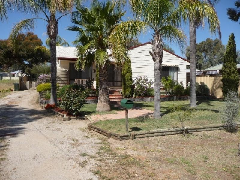 70 Newcastle Street, York WA 6302