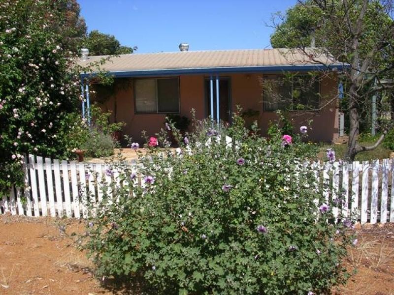 19 Hope Street, York WA 6302