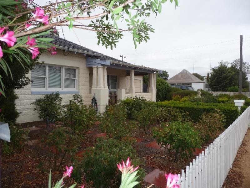 27 Jennaberring Road, Quairading WA 6383