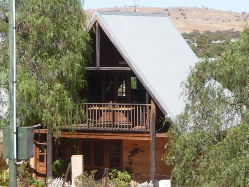 15 Centenial Drive, York WA 6302