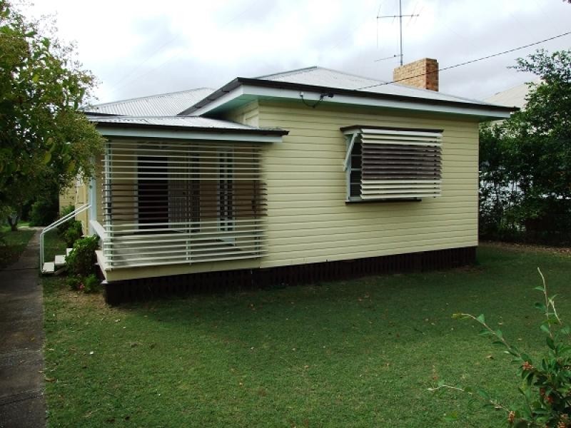 196 PALMERIN ST, Warwick QLD 4370