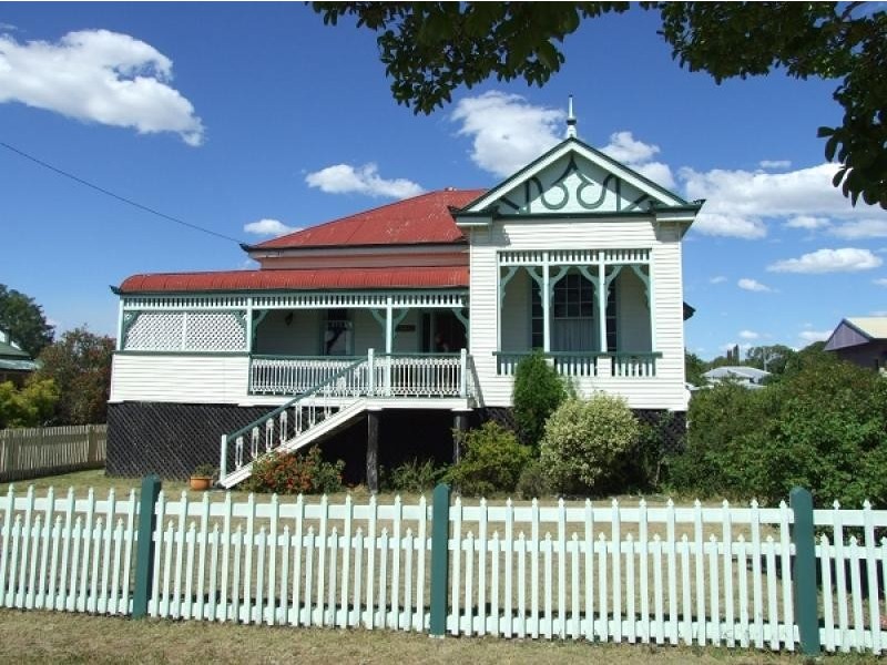 92 Dragon St, Warwick QLD 4370
