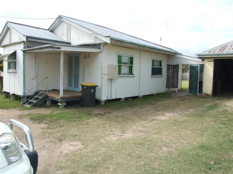 114 Wallace St, Warwick QLD 4370