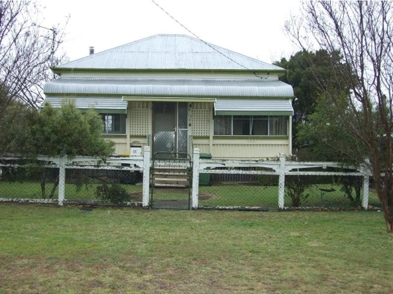 15 PERCY ST, Warwick QLD 4370