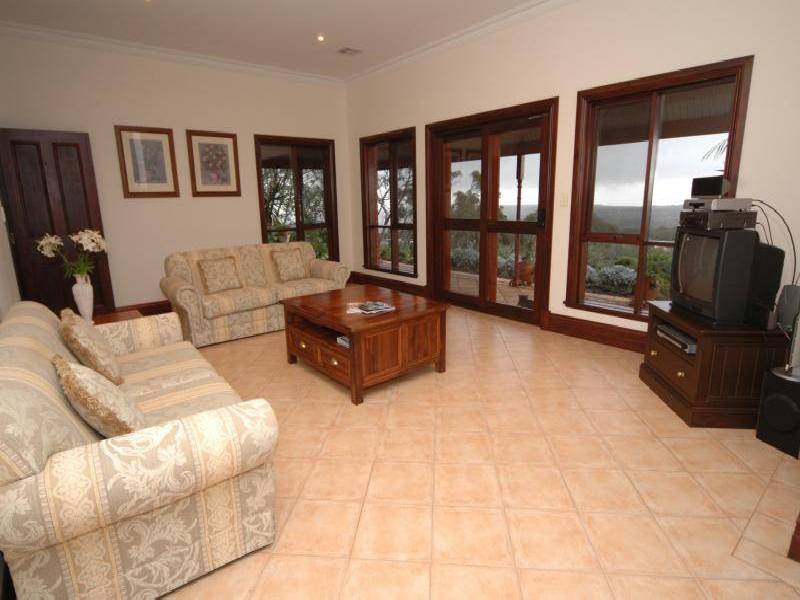 1 GULFVIEW DRIVE, Chandlers Hill SA 5159