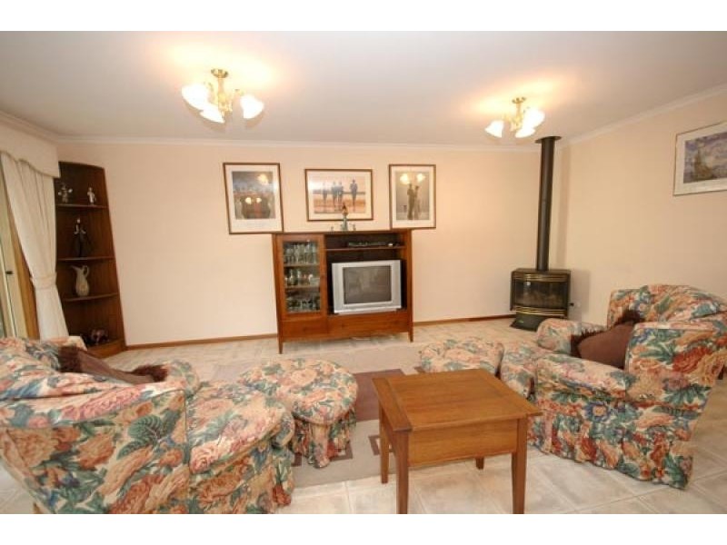 15 MCCORMACK CRESCENT, Woodcroft SA 5162