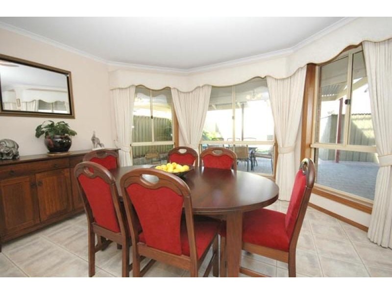 15 MCCORMACK CRESCENT, Woodcroft SA 5162