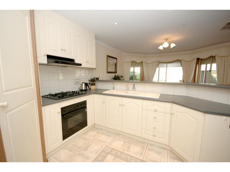 15 MCCORMACK CRESCENT, Woodcroft SA 5162