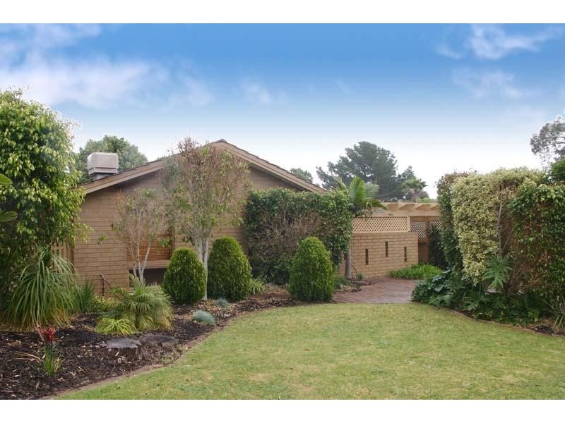 6 ELMGROVE STREET, Aberfoyle Park SA 5159
