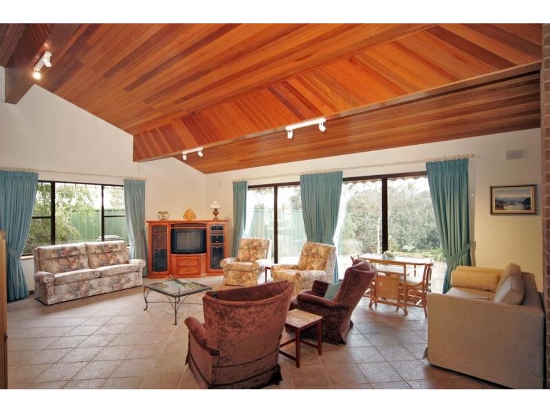 5 SEAVIEW DRIVE, Happy Valley SA 5159