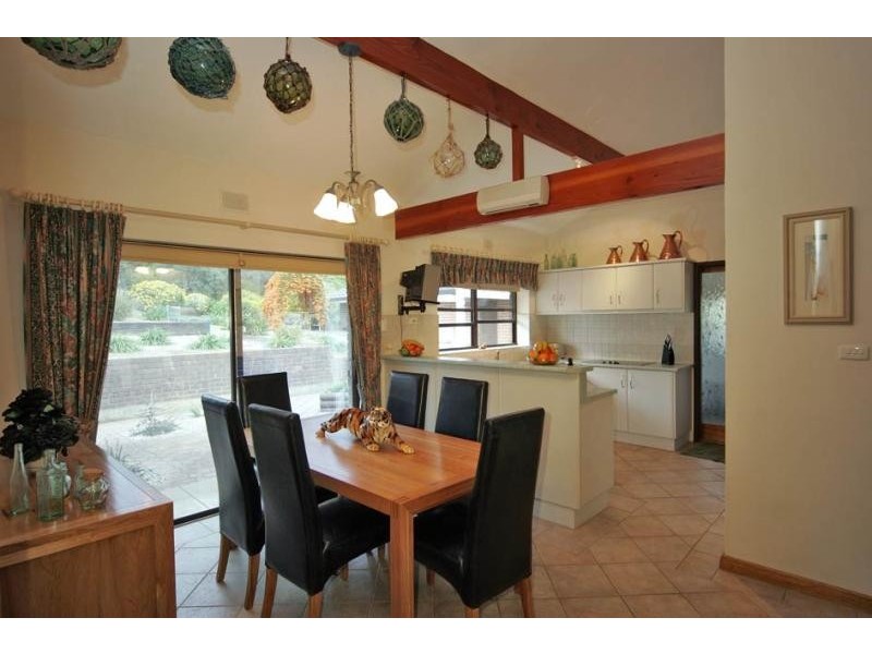 5 SEAVIEW DRIVE, Happy Valley SA 5159