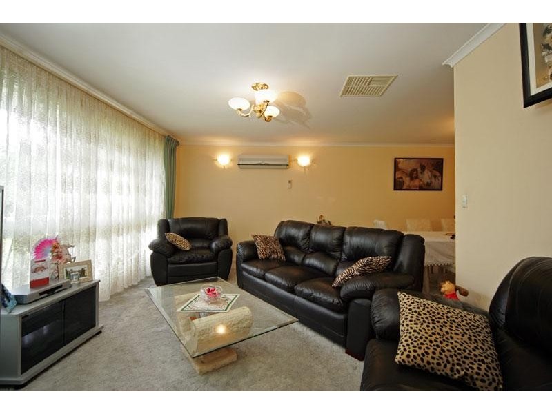 18 CALOMBA CRESCENT, Happy Valley SA 5159