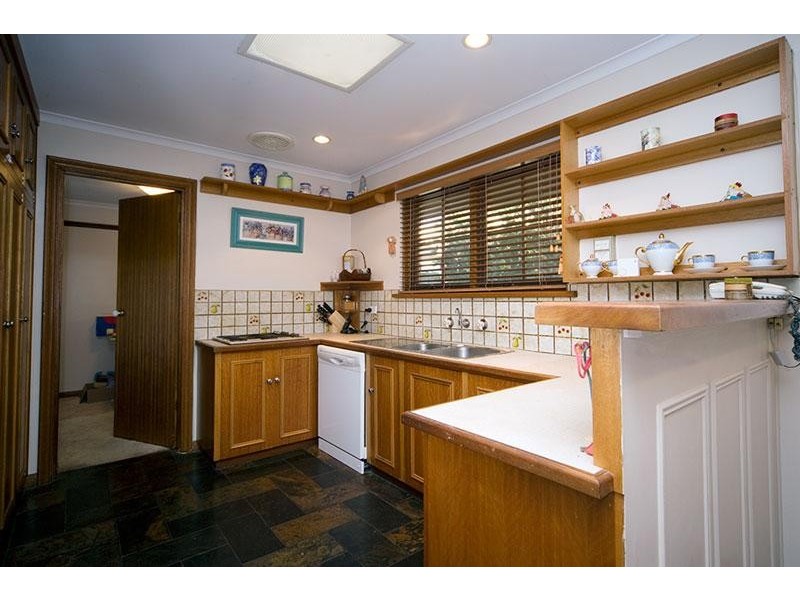 6 HORSESHOE DRIVE, Aberfoyle Park SA 5159