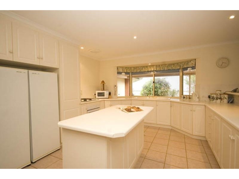 8 JORDAN COURT, Aberfoyle Park SA 5159