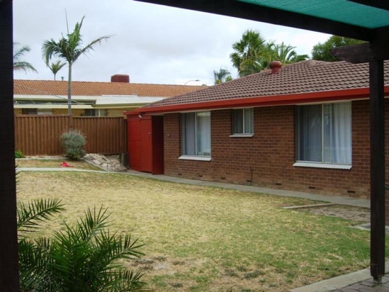 24 Gretel  Crescent, Hallett Cove SA 5158