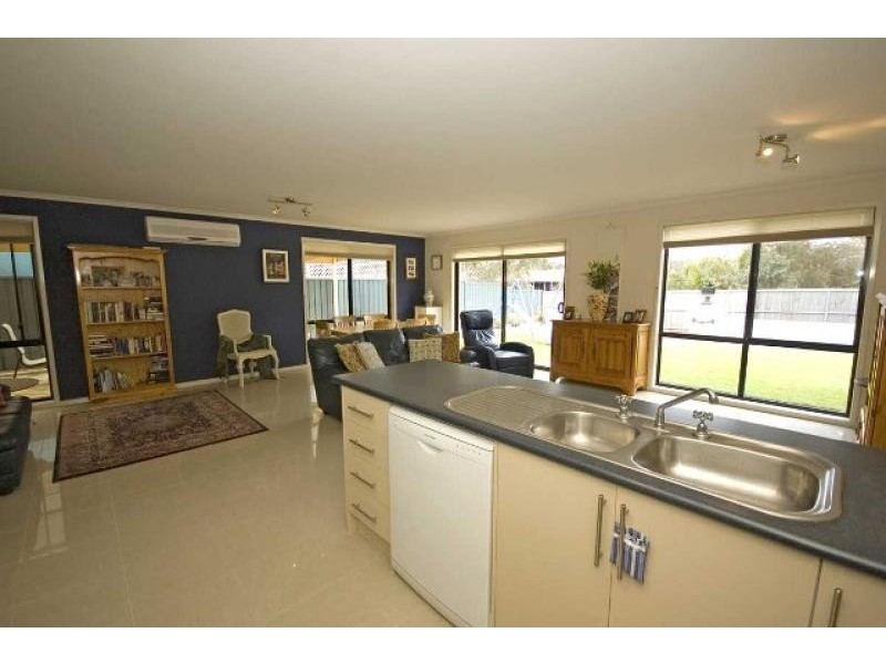 26 Pinnacle Crescent, Flagstaff Hill SA 5159