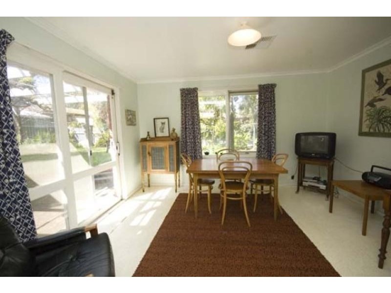 16 Roxanne Avenue, Aberfoyle Park SA 5159