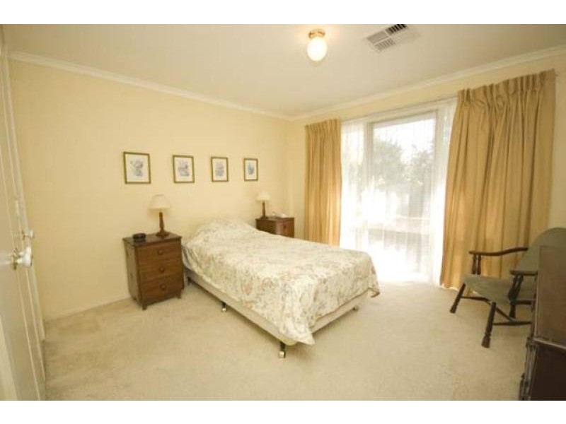16 Roxanne Avenue, Aberfoyle Park SA 5159