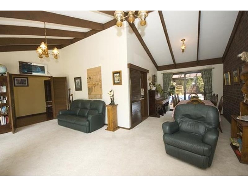 2 Caroline Street, Flagstaff Hill SA 5159