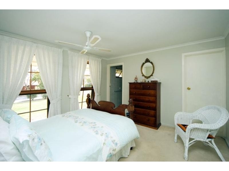24 Fraser Avenue, Happy Valley SA 5159