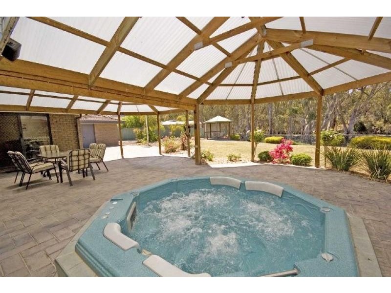 4 Lakeview Close, Woodcroft SA 5162