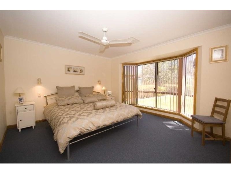 4 Lakeview Close, Woodcroft SA 5162