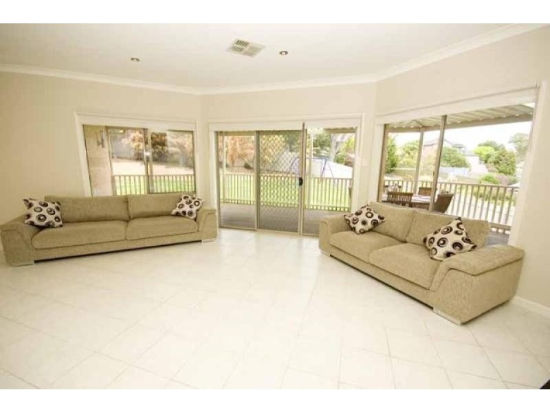 1 Peppermint Grove, Aberfoyle Park SA 5159