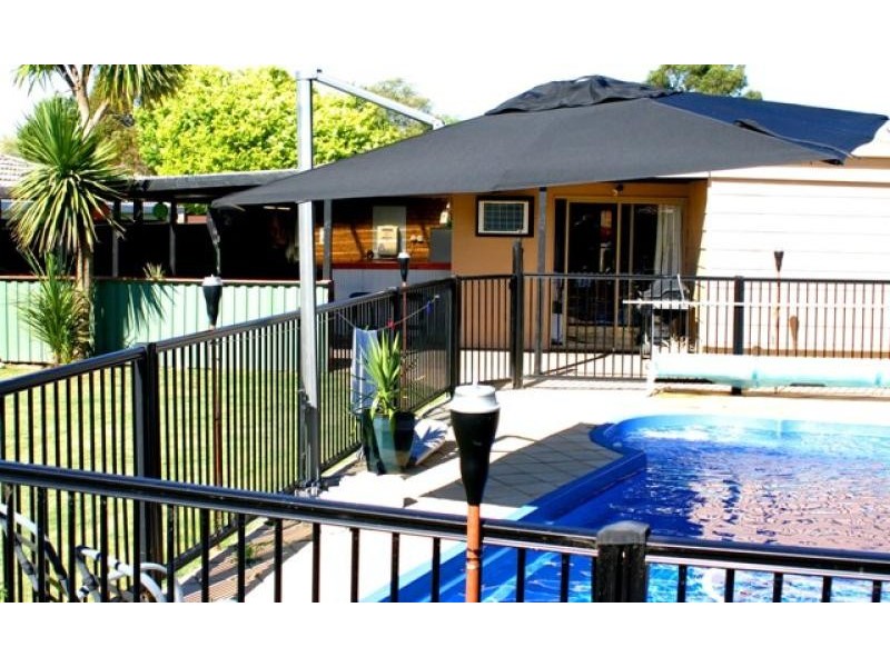 3 Allman Avenue, Woodcroft SA 5162