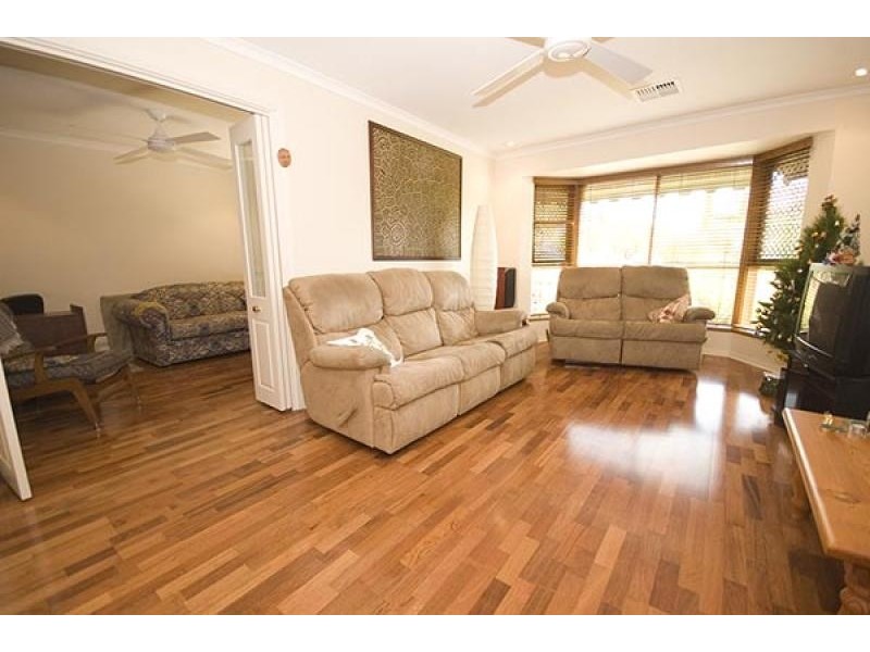 15 Greenfield Rise, Aberfoyle Park SA 5159
