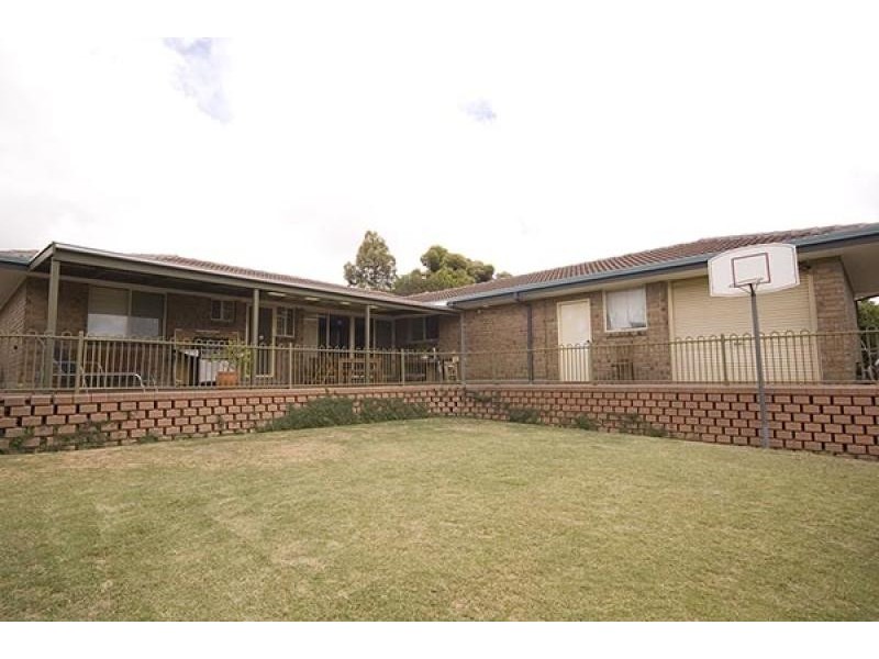 15 Greenfield Rise, Aberfoyle Park SA 5159