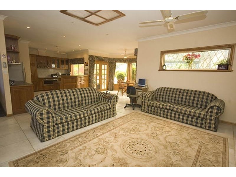 3 Caspian Court, Woodcroft SA 5162