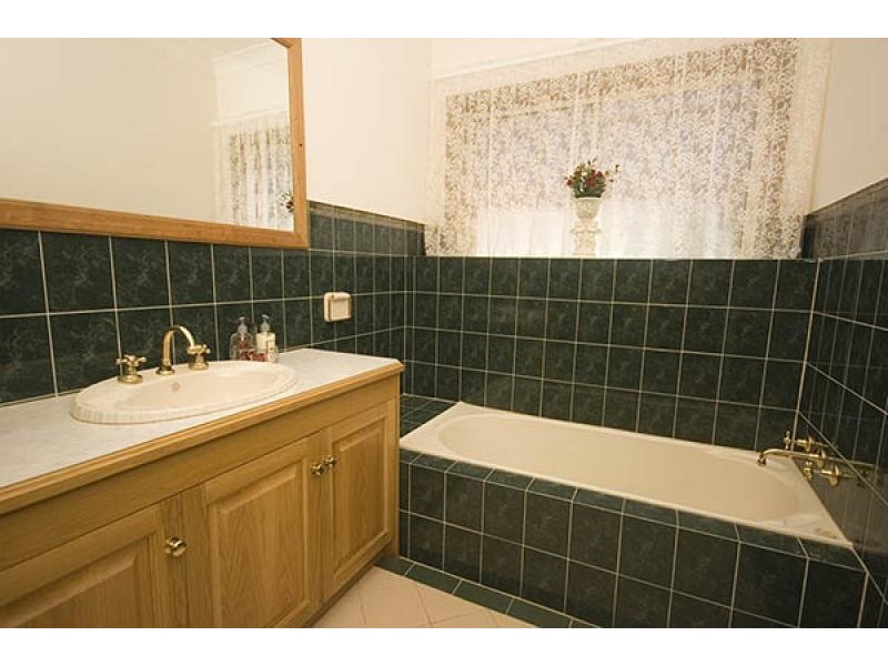 3 Caspian Court, Woodcroft SA 5162