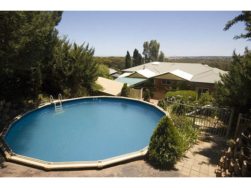 3 Caspian Court, Woodcroft SA 5162