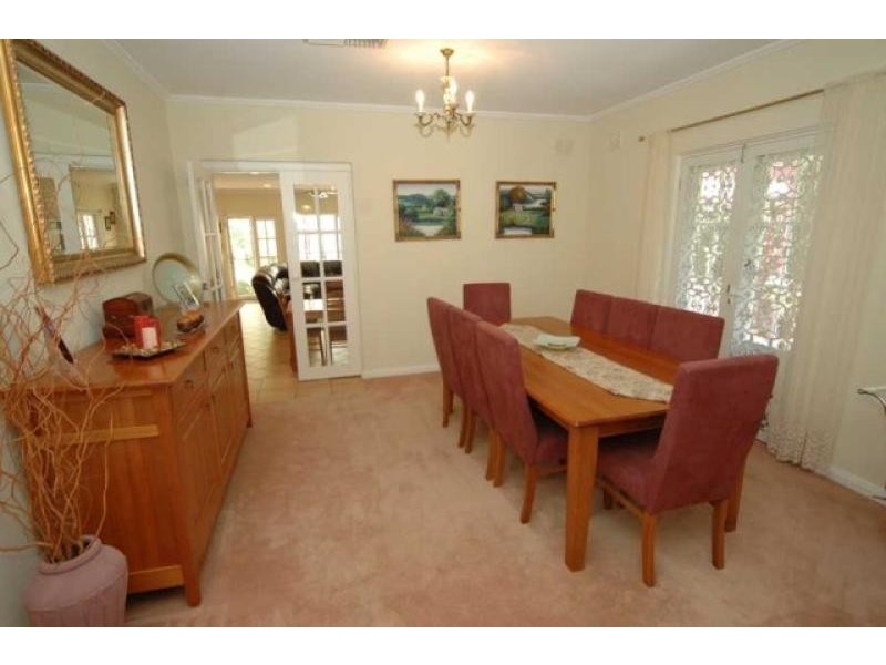 106 Oakridge Road, Aberfoyle Park SA 5159