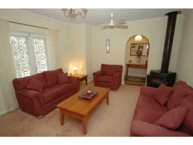 106 Oakridge Road, Aberfoyle Park SA 5159
