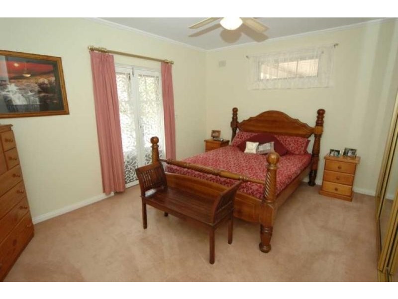 106 Oakridge Road, Aberfoyle Park SA 5159